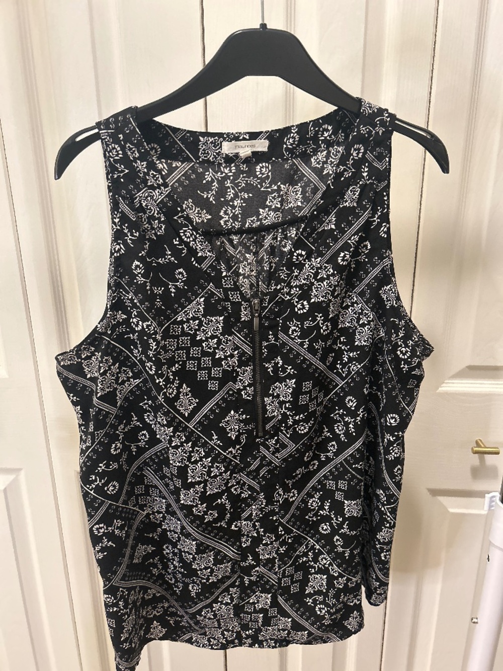 Maurices Black & White Floral Sleeveless Top Size XL